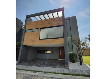Casa En Venta En Lomas De Angelopolis Puebla