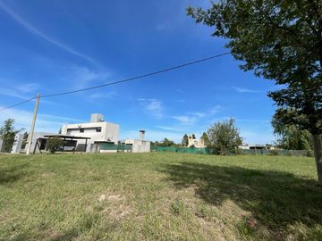 TERRENO EN FUNES TOWN