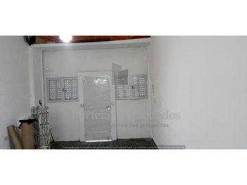 DOS LOCALES COMERCIALES CASTELAR CENTRO