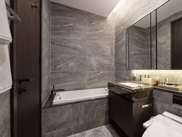 1 Bedroom Condo for sale at The Esse Sukhumvit 36