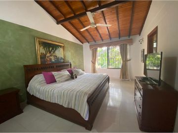Vendo casa en Conjunto Cerrado |Bavaria| 02,