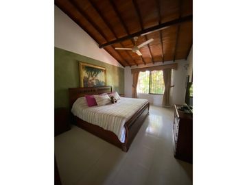 Vendo casa en Conjunto Cerrado |Bavaria| 02,