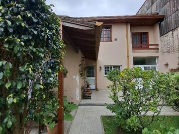 Chalet en venta en Bernal Oeste