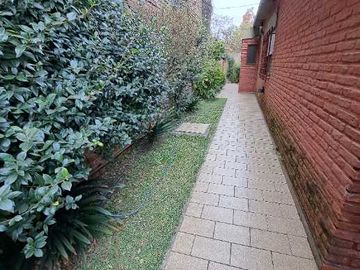 Chalet en venta en Bernal Oeste