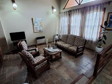 Chalet en venta en Bernal Oeste