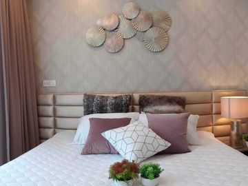 1 Bedroom Condo for sale at The Breeze Narathiwas