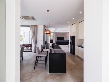 4-Bedroom Lagoon & Golf View Villa In Laguna Homes