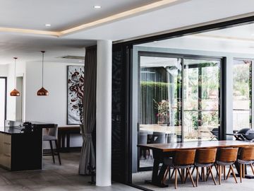 4-Bedroom Lagoon & Golf View Villa In Laguna Homes