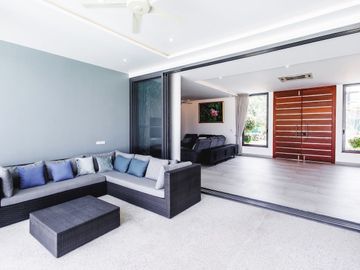 4-Bedroom Lagoon & Golf View Villa In Laguna Homes