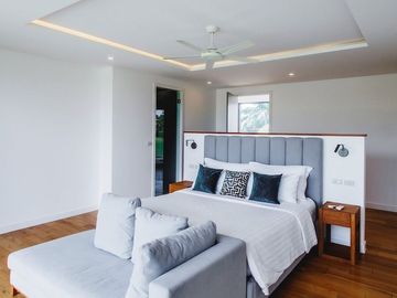 4-Bedroom Lagoon & Golf View Villa In Laguna Homes