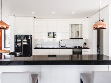 4-Bedroom Lagoon & Golf View Villa In Laguna Homes