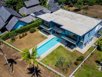 4-Bedroom Lagoon & Golf View Villa In Laguna Homes