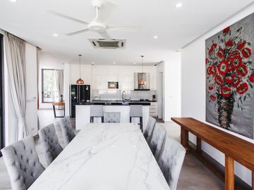 4-Bedroom Lagoon & Golf View Villa In Laguna Homes