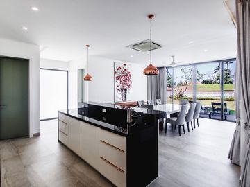 4-Bedroom Lagoon & Golf View Villa In Laguna Homes