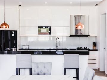 4-Bedroom Lagoon & Golf View Villa In Laguna Homes