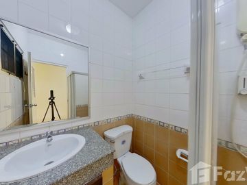 5 Bedroom House for sale at Regent 2
