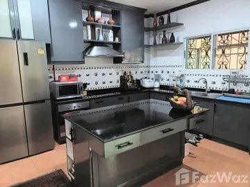 Large secure house and 2nd house close to city & malls
