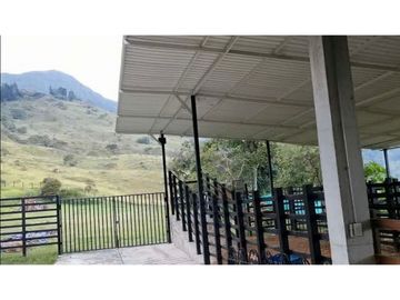 Finca independiente en venta Copacabana