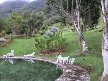 Finca independiente en venta Copacabana