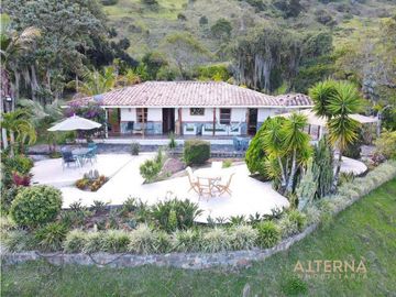 Finca independiente en venta Copacabana