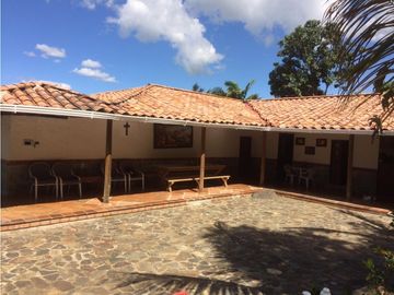 Finca independiente en venta Copacabana