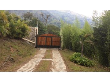 Finca independiente en venta Copacabana
