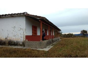 Finca agroindustrial en Venta Girardota,*  mt2 $ 4.464  PESOS ML