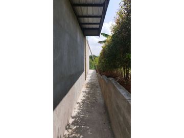 SE VENDE CASA CAMPESTRE PARA TERMINAR, SECTOR MORELIA, PEREIRA.