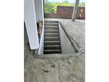 SE VENDE CASA CAMPESTRE PARA TERMINAR, SECTOR MORELIA, PEREIRA.
