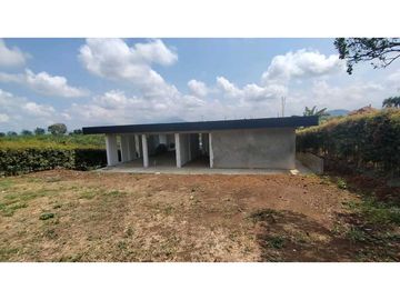 SE VENDE CASA CAMPESTRE PARA TERMINAR, SECTOR MORELIA, PEREIRA.