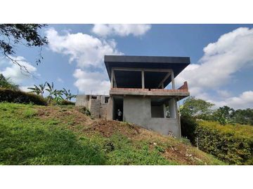SE VENDE CASA CAMPESTRE PARA TERMINAR, SECTOR MORELIA, PEREIRA.