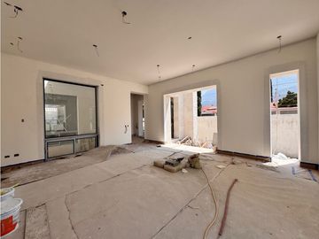 Casa en venta en Fátima acabados de lujo en San Pedro Garza García