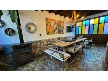 VENDE CASA EN LOS AROMOS barrio cerrado