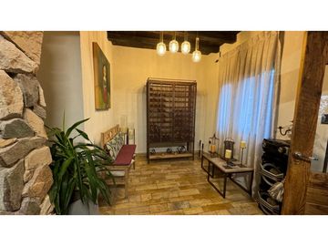 VENDE CASA EN LOS AROMOS barrio cerrado