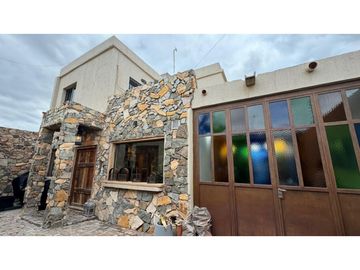 VENDE CASA EN LOS AROMOS barrio cerrado