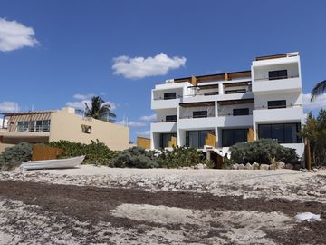Hermosa villa en Venta frente al Mar en las playa de san Benito Yucatan