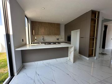 Casa nueva en Senderos de Monteverde
