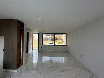 Casa nueva en Senderos de Monteverde