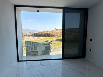 Casa nueva en Senderos de Monteverde