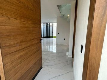 Casa nueva en Senderos de Monteverde