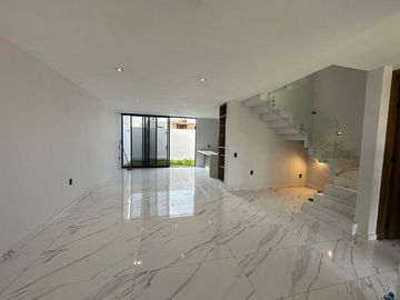 Casa nueva en Senderos de Monteverde