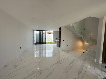 Casa nueva en Senderos de Monteverde