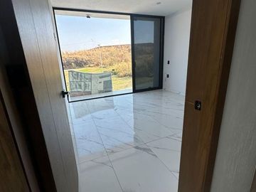 Casa nueva en Senderos de Monteverde