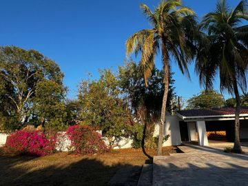 En Venta Residencia Campestre dentro de la ciudad de Mérida, Yucatán