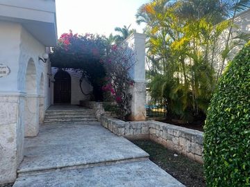 En Venta Residencia Campestre dentro de la ciudad de Mérida, Yucatán