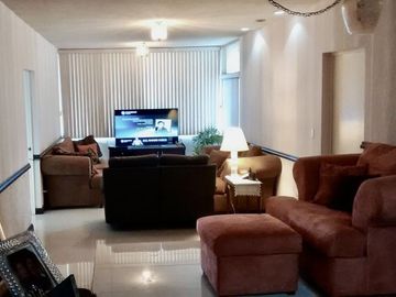 CASA. COL. VEREDALTA, SAN PEDRO GARZA GARCÍA.