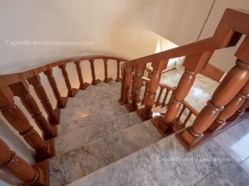 Casa en Venta con Alberca en Bugambilias 2da Sección Sur