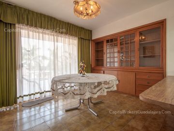 Casa en Venta con Alberca en Bugambilias 2da Sección Sur