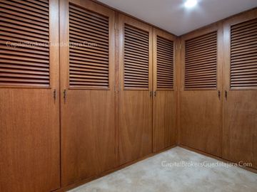 Casa en Venta con Alberca en Bugambilias 2da Sección Sur
