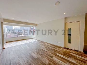EN VENTA- DEPARTAMENTO DÚPLEX EN MAGDALENA DEL MAR